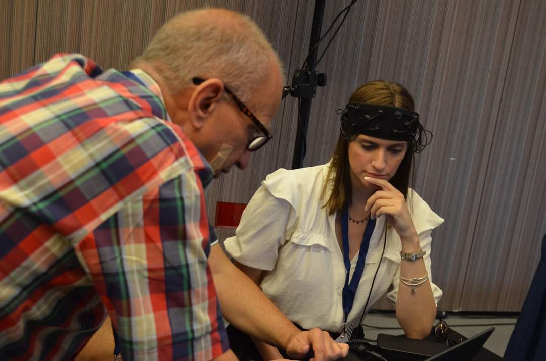 _SAN2022's tweet photo. 📷 from today's #fNIRS Workshop with Artinis Medical Systems at #SAN2022!

#NEUROSCIENCE #THESSALONIKI
#GREECE #MEG https://t.co/AjlgPqiDOp