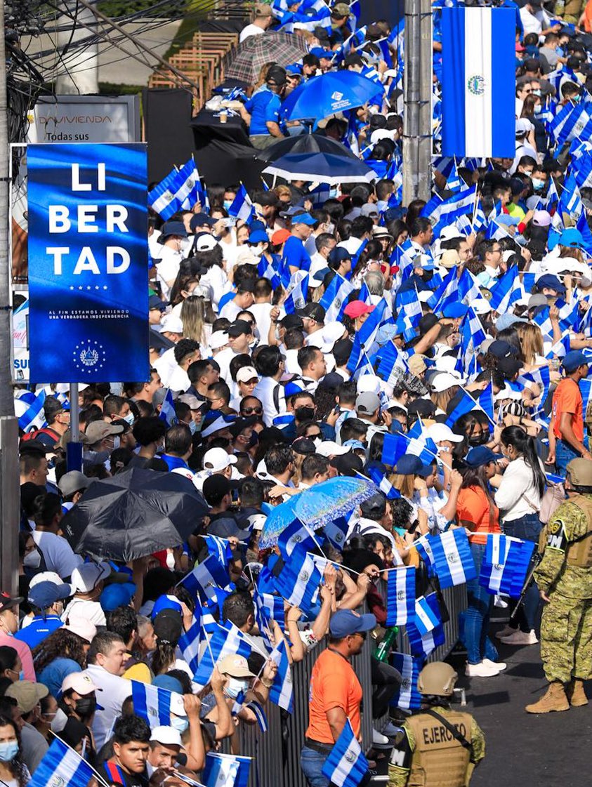 PresidenciaSV's tweet photo. Por primera vez, en más de dos siglos, los salvadoreños gozamos de la seguridad que por tanto tiempo nos negaron.

Es momento de celebrar por todo lo alto la #VerdaderaIndependencia. 🇸🇻 https://t.co/K9O1oZvXjG