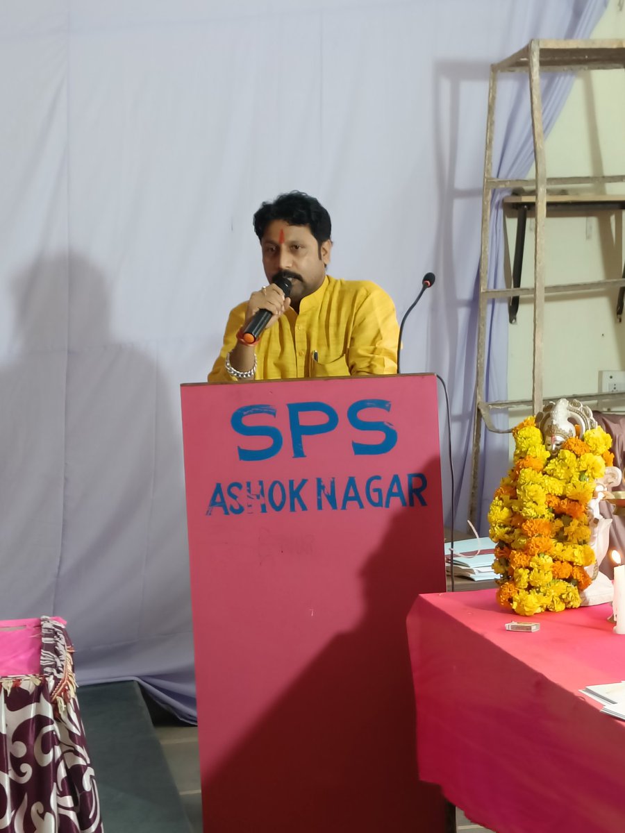 manojsharma_bjp's tweet photo. आज स्कूल शिक्षाविभाग जिला- अशोकनगर द्वारा स्थानीय शिवपुरी पब्लिक स्कूल में आयोजित संभागीय शालेय वुशु प्रतियोगिता में उपस्थित रहा।
इसके उपरांत सभी विजयी चयनित प्रतिभागी खिलाड़ियों को प्रमाण पत्र वितरण कर उज्ज्वल भविष्य की शुभकामनाएं दी।
@BJP4MP @JM_Scindia https://t.co/ttVnTXvE7K
