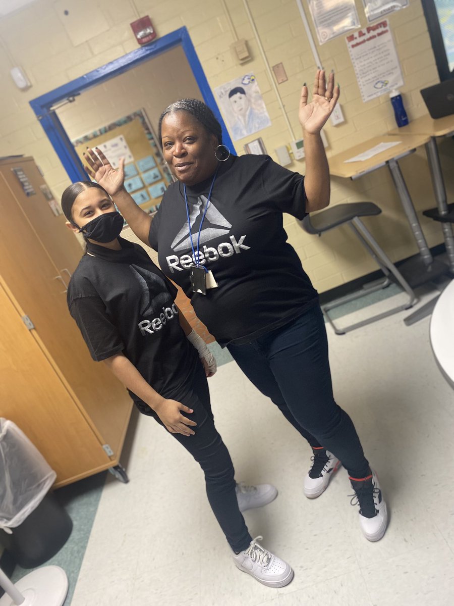 ToniGibson5422's tweet photo. 2022-23 Twin day. https://t.co/OiMg3ZSObc