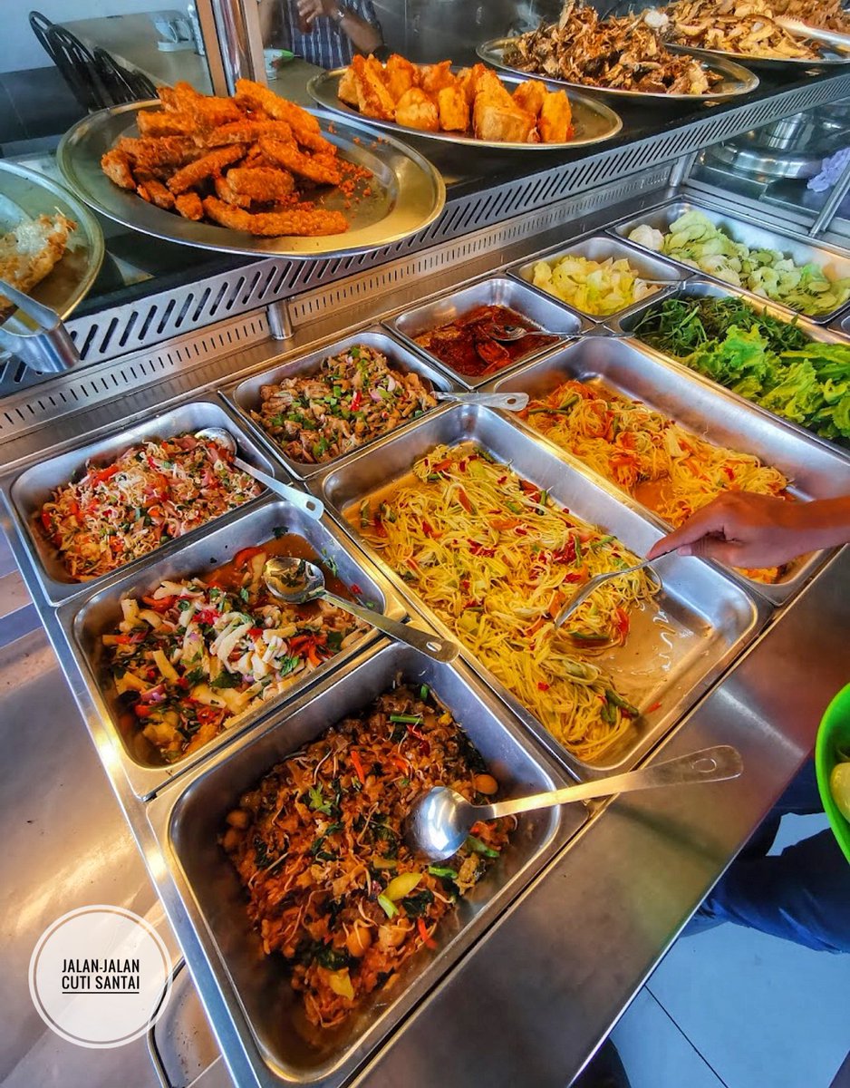 MalaysianFoods's tweet photo. Tempat makan Buffet 40 jenis masakan berlauk dan kampung hanya RM10 sahaja dekat Sungai Buloh!

Sebenarnya baru tahu, ada satu Restoran berkonsepkan buffet masakan- maskaan lauk campur boleh makan sampai kenyang hanya RM10 je weh. 

📌Restoran Imm Aroi Sungai Buloh https://t.co/202HM96fyh