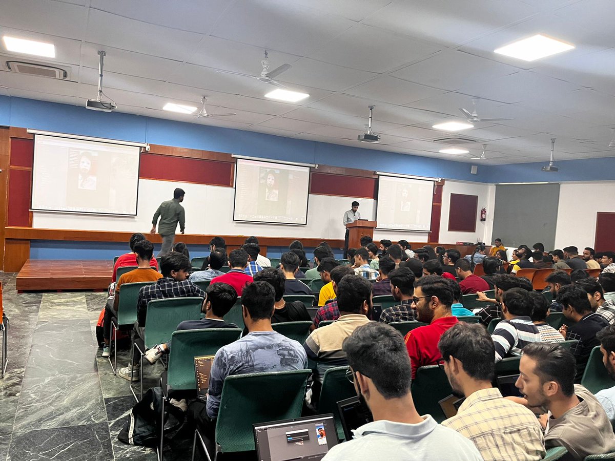 Reskilll's tweet photo. Offline Hands-On Workshop on Spark AR Studio conducted at Shoolini University for Reskilll | Spark AR Creators leARn initiative. Helping students kickstart their learnings in the field of Augmented Reality.
#AugmentedReality #AR #ARWorkshop #SparkAR #Instagram #instagramfilters https://t.co/f5iv6lXI3Q