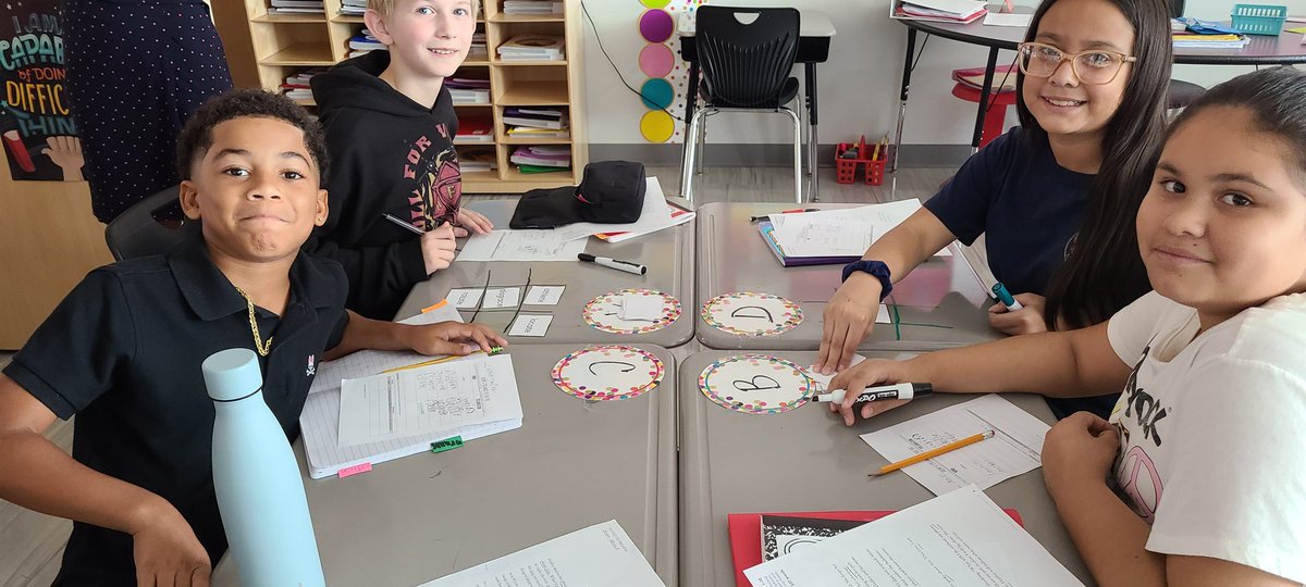 Mechellr2's tweet image. 5th graders at EC Mason playing syllable tic tac toe! #MrsFinn