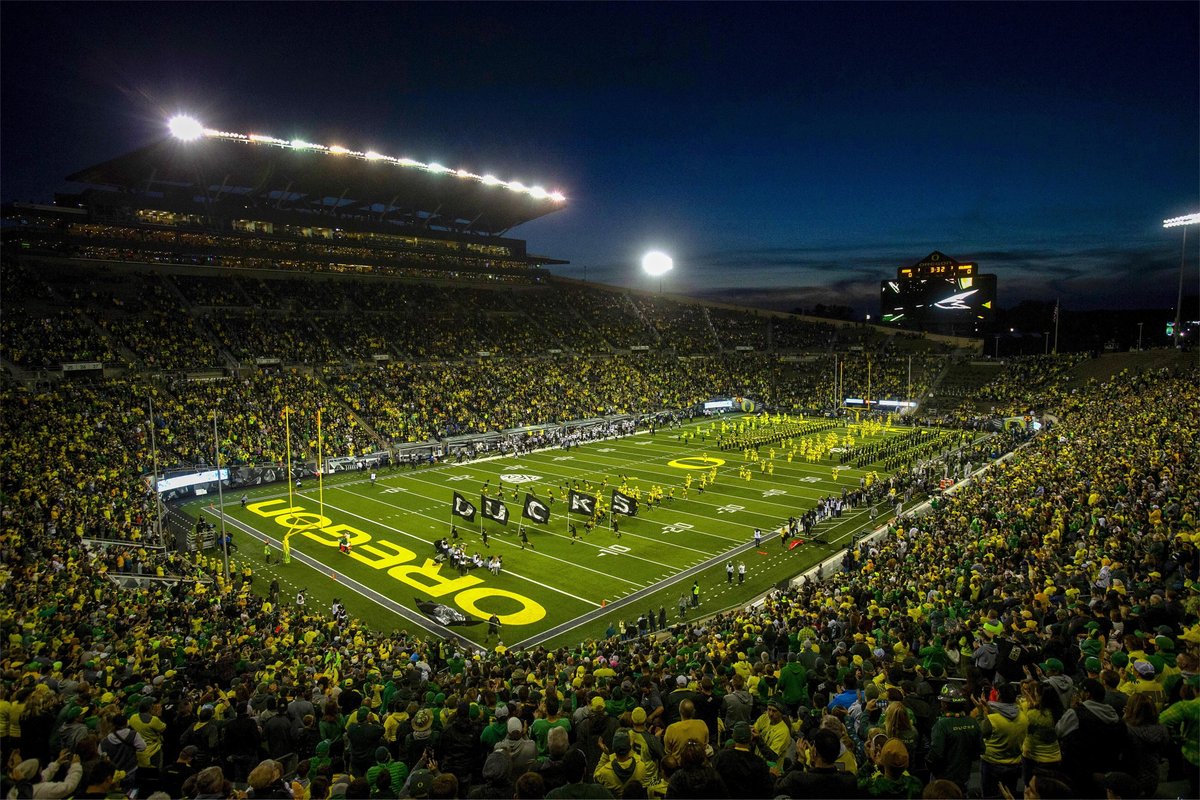 The votes are in! This week's #CollegeFootball game to watch on @FieldTurf is....🏟️ @BYUfootball at @oregonfootball 🦆 Don't miss it! #LeadingChoiceForFootball #artificialturf #fieldturf