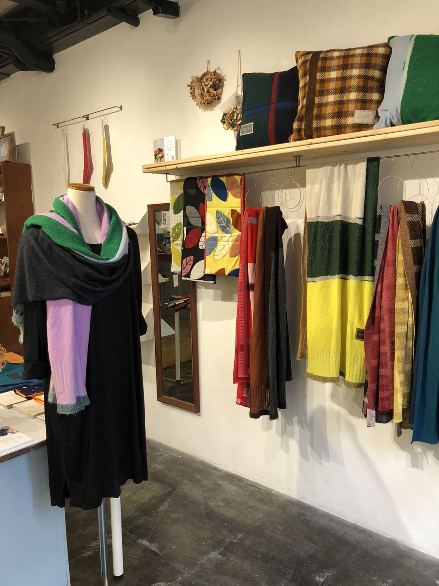 POTPURRI_SHOP's tweet photo. Autumn colors &amp;patterns
made in yonezawa 
nitoritoさんのストールをはじめ、クッションカバーなどが並んでいます。
手触りが良く薄手なウールは秋口から持ち歩くのに最適♪ https://t.co/EW3fmpcc2h