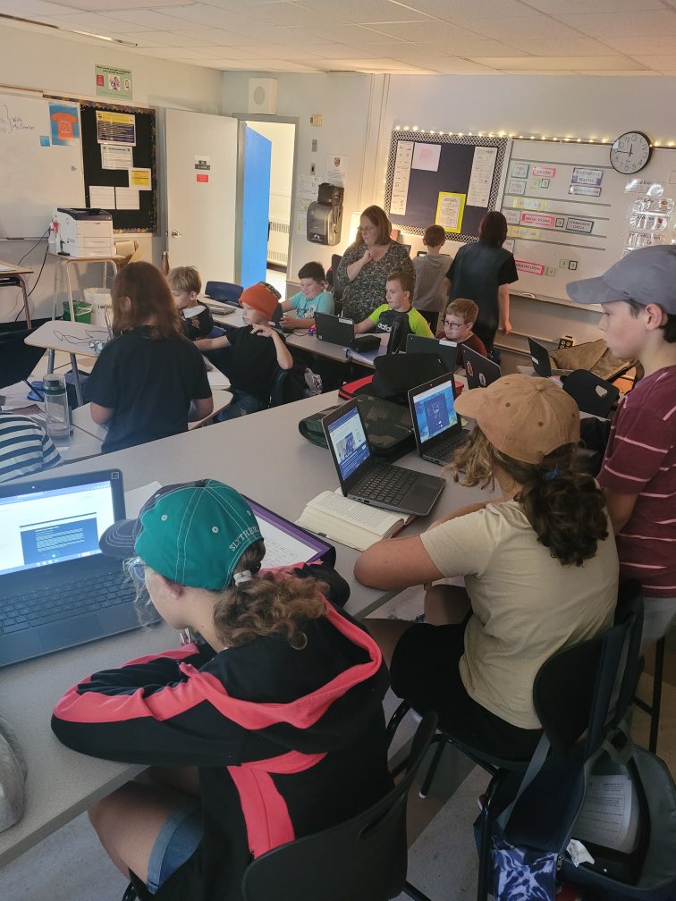 ssrsbngrhs's tweet image. Ms. Gates’ grade sevens are learning all about the different applications that their chrome books have with Ms. Crawford and Ms. Carrie @SSRCE_NS @assisttech1 @SSRCELiteracy