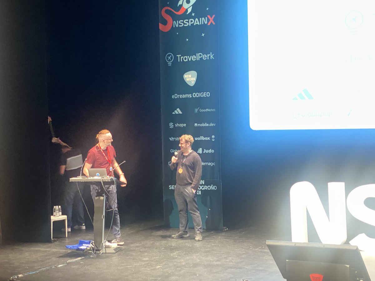 KikeFau's tweet photo. Y ahora nos da una charla @elxokas en la #NSSpain #iOS #Logroño https://t.co/QD4IOlxAzT