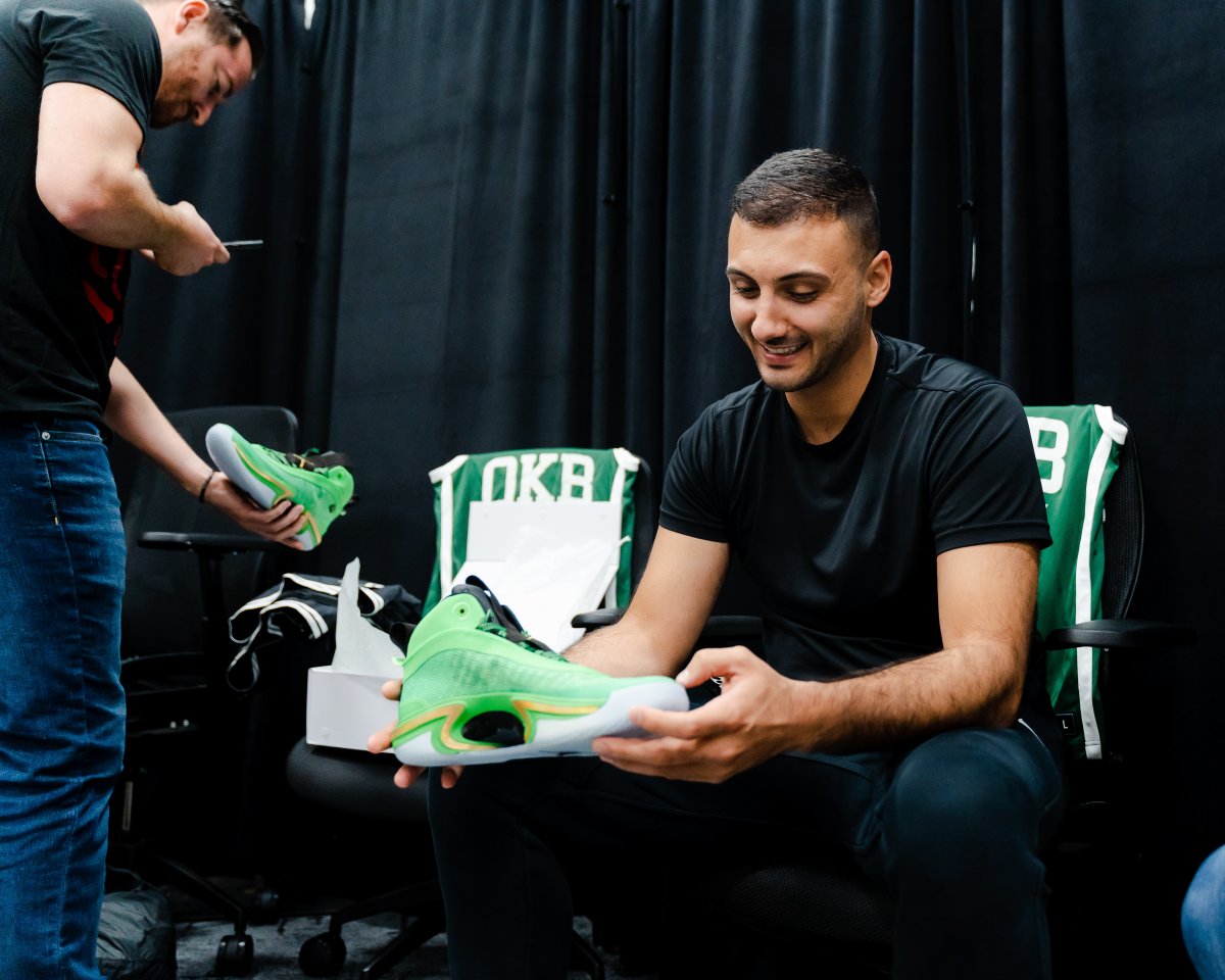 Heir_Company's tweet photo. Nothing but @Jumpman23 heat at #NFTJAM ๐๐ฅโ๏ธ https://t.co/BAhuRaiFjb