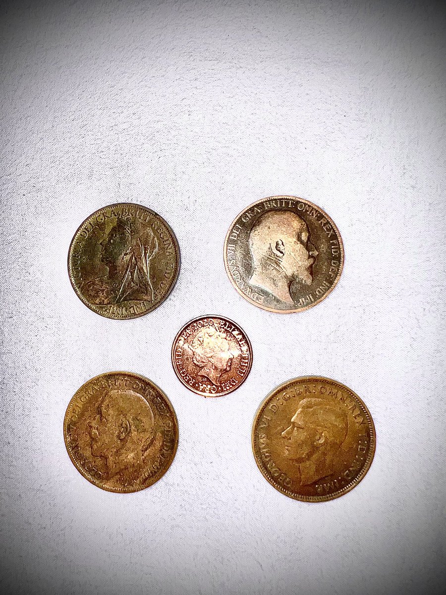 shaunpaulcampb1's tweet image. Two things I wish,
One: Edward VIII wasn’t so rare.
Two: penny’s were still the same size.
Both really just to ease my OCD 🤣🤣
#QueenElizabethII #British #monarchy #Penny