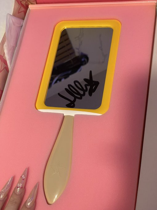 Ahhh thank u @JeffreeStar   Unexpected signed mirror came in the mail today 💕💕💕 can't wait to use her<a class="tags" target="_blank" title="On Twitter" href="/?out=eyJ0eXAiOiJKV1QiLCJhbGciOiJIUzUxMiJ9.eyJpYXQiOjE3MjQ3MDE2MTcsImlzcyI6InR3cG9ybnN0YXJzLmNvbSIsIm5iZiI6MTcyNDcwMTYxNywiZXhwIjoxNzU2MjM3NjE3LCJyZWRpcmVjdF91cmwiOiJodHRwczovL3R3aXR0ZXIuY29tL0plZmZyZWVTdGFyIn0.nrgjteoO24xs5hSNe0aPBQBh0g7MYPt7Bi7bsUu-ZX0ZqDvyhY3sztbID2lqy6JM7XylZH2NaaajtwZXRx3TMg">@JeffreeStar</a><a href="/tag/jeffreestarcosmetics"class="tags"><span>#jeffreestarcosmetics</span></a><a href="/tag/jeffreestar"class="tags"><span>#jeffreestar</span></a>