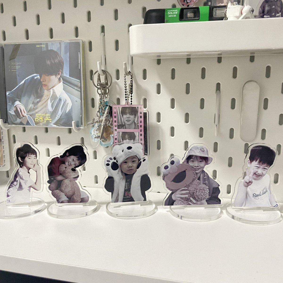 loversinmarch's tweet photo. wts lfb enhypen ph

acrylic standees by louvrejake 🤍
₱150 each┊size is 2x3 
doo &amp; dop: september 29, 10 PM
form: https://t.co/L8Tb45XtVk https://t.co/1GqyQxg2lQ