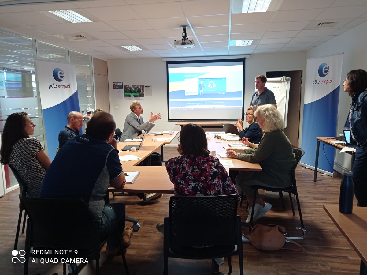 [#TousMobilisés] #Illettrisme:des situations rencontrées,des solutions existantes et/ou à créer ensemble ! L'agence @poleemploi_HDF de Boulogne a organisé,avec <a href="/ANLCI_Lyon/">Agence nationale de lutte contre l’illettrisme</a>,un temps d'échanges,de réflexion avec des recruteurs du territoire
#AvecPôleEmploi
<a href="/Prefet62/">Préfet Pas-de-Calais 🇫🇷🇪🇺</a> @FredericDanel