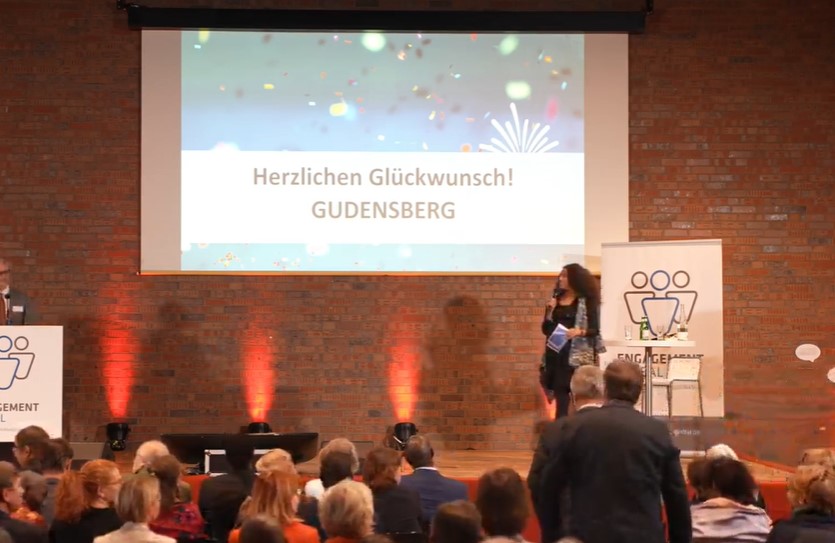 Nummer eins der „Kleinen Kommunen“ bei #KommunebewegtWelt ist #Gudensberg. Gudensberg war aktiv in der Städtepartnerschaft mit Schtschyrez in der #Ukraine. Die Kleinstadt hat mit dem Gudensberger Partnerschaftsverein und Einwohnenden Spenden gesammelt und fuhr Hilfslieferungen.