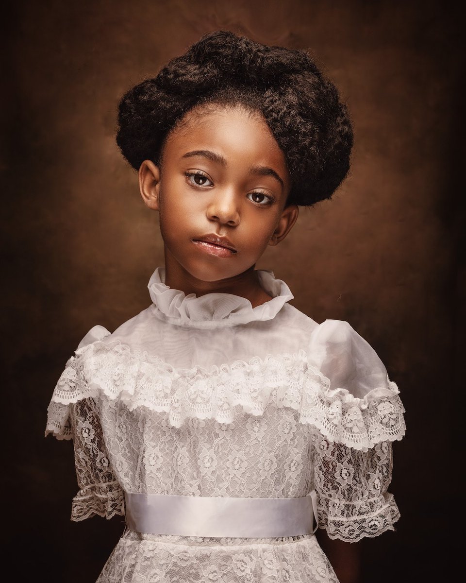 thesuper7girls's tweet photo. Check out these portraits by Regis and Kahran Bethencourt of CreativeSoul Photography that celebrate the beauty of Black hair by showcasing Black hair trends over the decades.
#madamcjwalker #super7girls #s7g #super7powers https://t.co/7X8jG33zS8