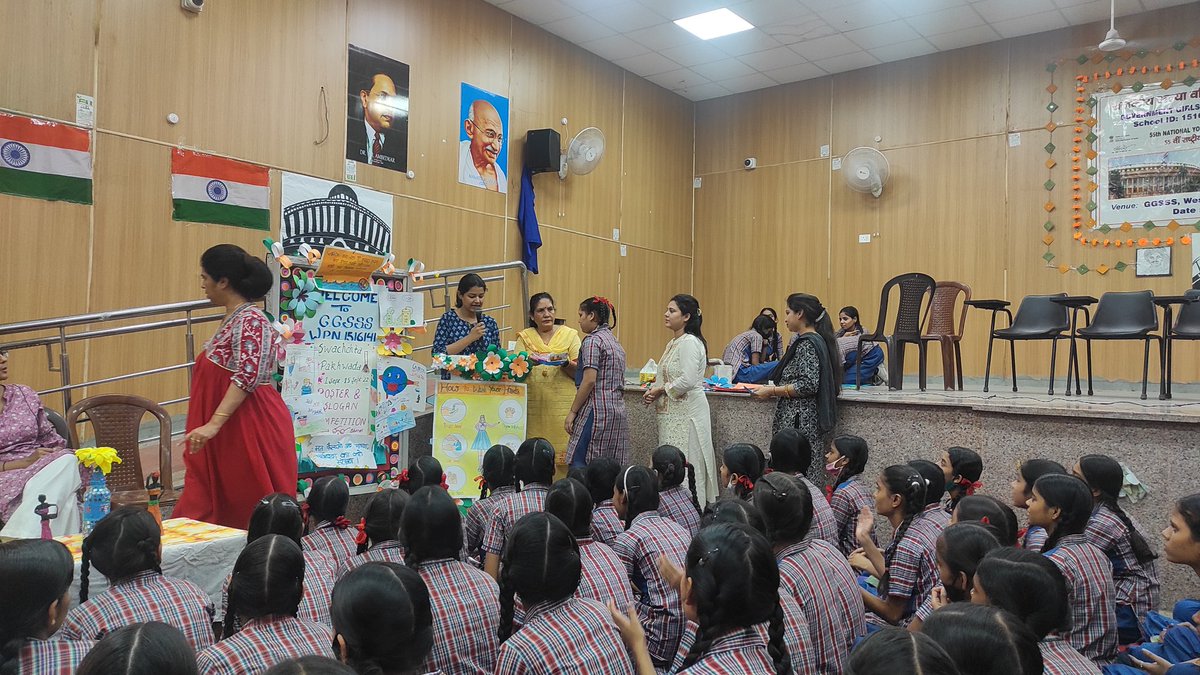 GgsssWpn's tweet photo. विकसित हो राष्ट्र हमारा, स्वच्छ हो देश हमारा, 
Swacchta Pakhwada celebrated in #GgsssWpn with full enthusiasm. 
Prize Distribution Ceremony
@Dir_Education 
@PoonamArora70 https://t.co/o9sZhzBUnt