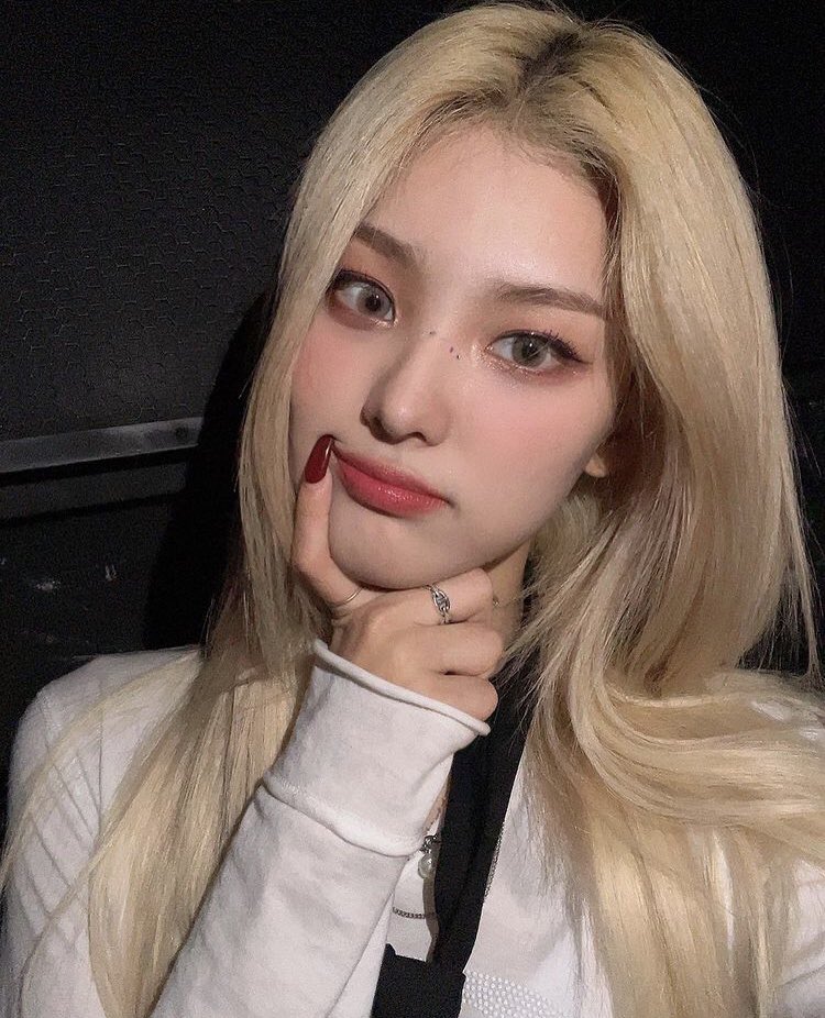 picsofynsangah's tweet photo. [📸] 220915 Sangah Instagram Update (1/2) 

“Monthly Sangah, September”

#상아 #SANGAH #LIGHTSUM https://t.co/xivhyUy3Vb