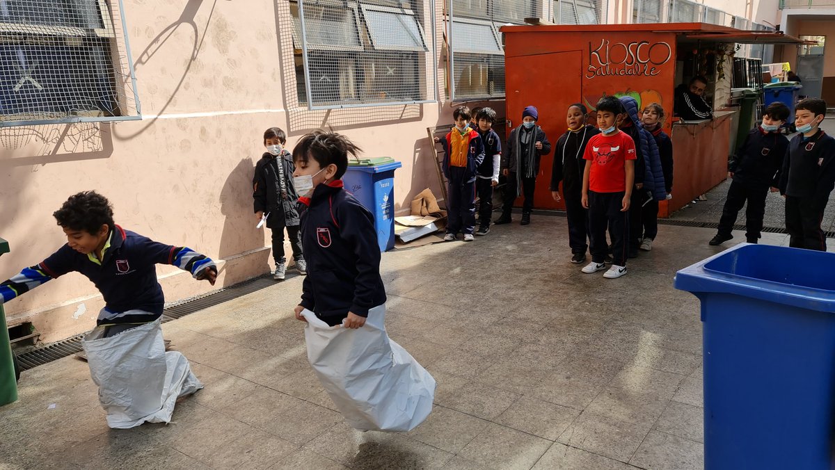 Liceo San Francisco de Quito (Ex Escuela N°18) tweet media