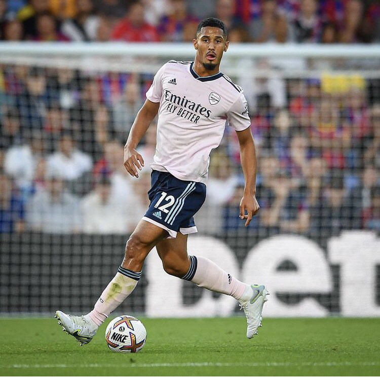 90plus5FC's tweet photo. Who is the best center back in the premier league?
Like for van Dijk!
Retweet for Saliba !
Comment for Lisandro! https://t.co/MpblZieGUZ