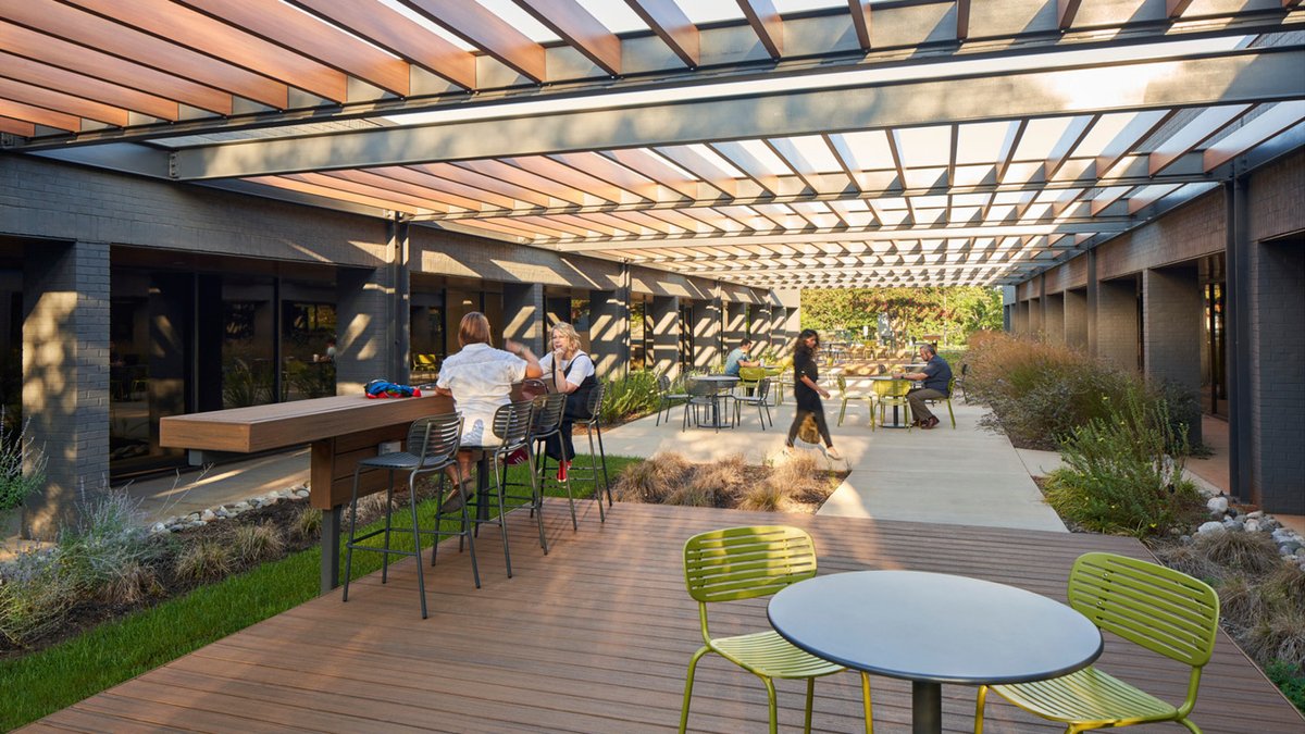 ThExchange transforms a disjointed office park into a thriving business community. The design cultivates connectivity through a series of outdoor plazas and courtyards that elevate the pedestrian experience. #LDProjects