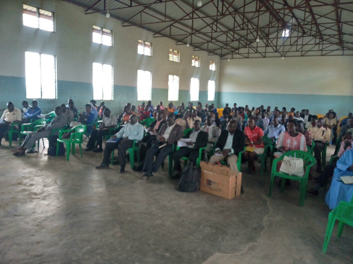 LocalOmoro's tweet photo. Official release of Primary school Mock exams 2022 puts Private schools at the top level with a great improvement on government aided schools. Results officially released by the office of the District Chairperson during the beginning of third term Headteacher's meeting today. https://t.co/iODOLQt0BX