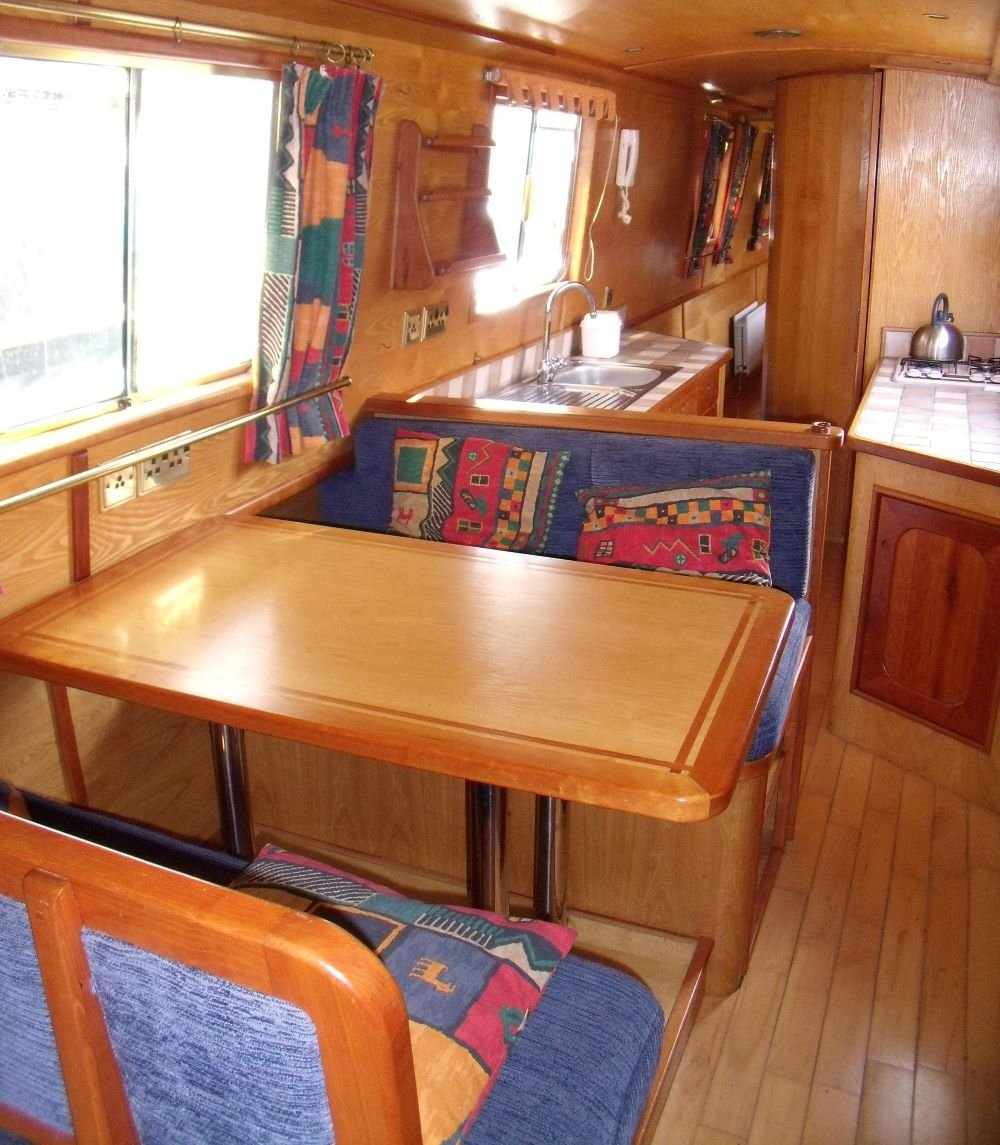 Well presented beautiful narrowboat for sale - abcboatsales.com/boat-sales/tsi… #narrowboat  #livingafloat