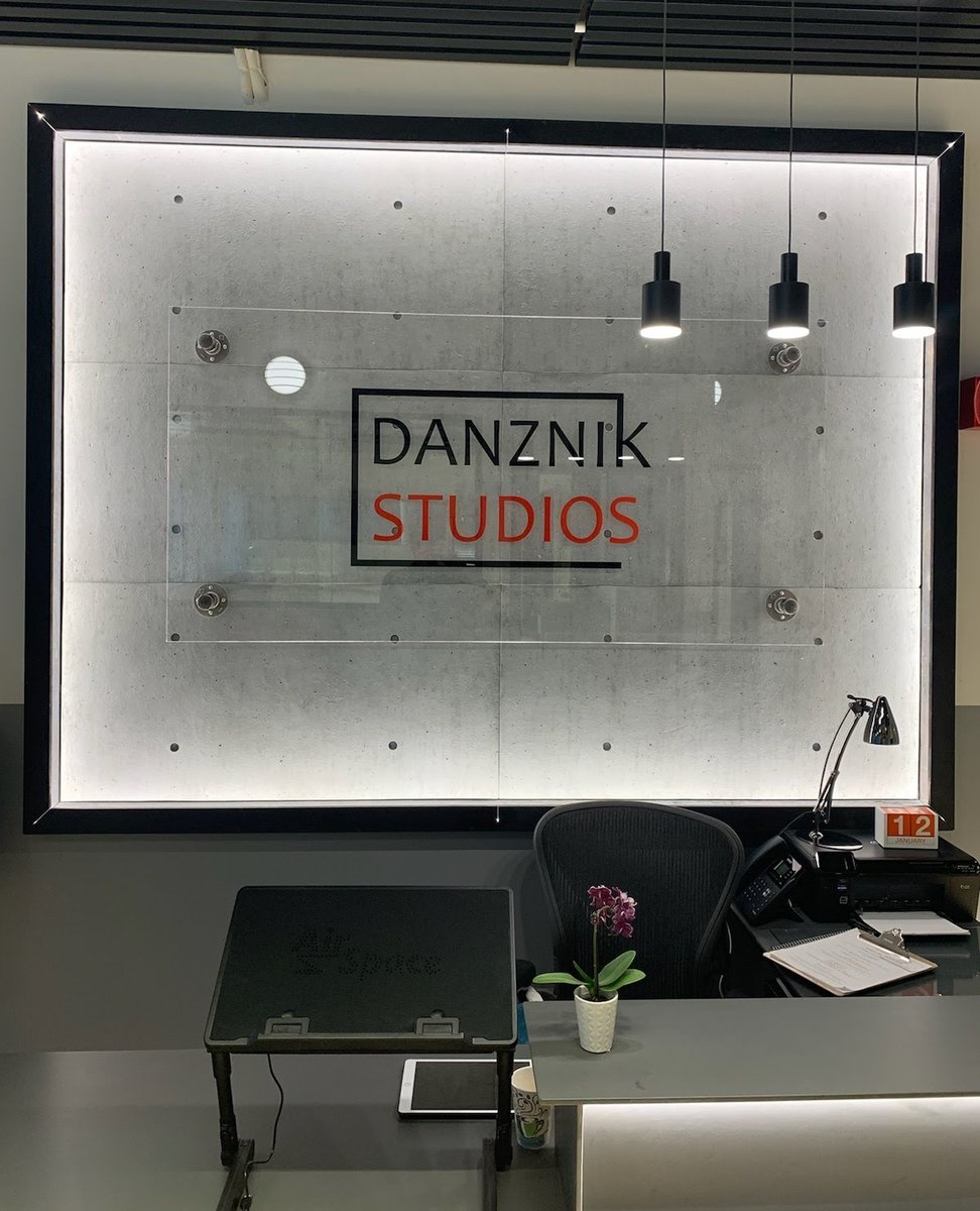 WallTheory's tweet image. It’s always so fun to see how clients use our products. Such a great application of our faux UrbanCocnrete panels in Industrial Grey.