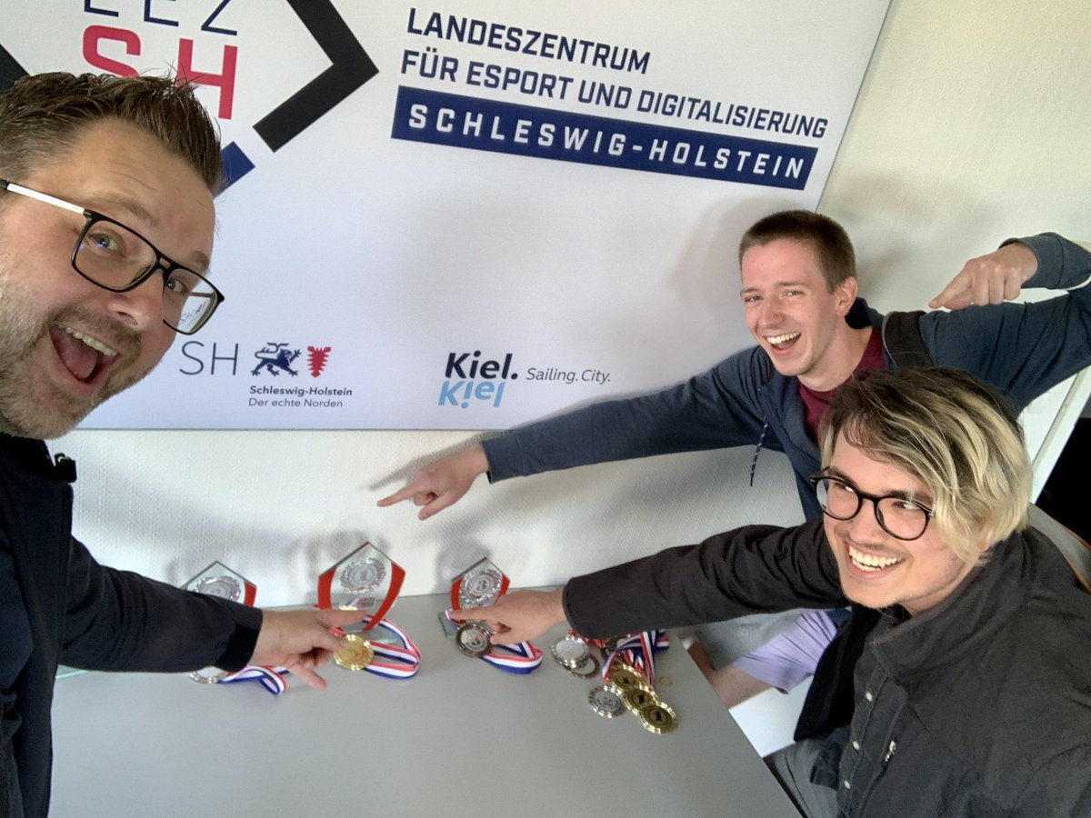 elkrischan's tweet photo. @gamesbyseal joins the @RocketLeague_DE esports clash at @LEsportZ_SH in @stadt_kiel 😀
#eSports #kiel #diwo https://t.co/jaFqHqOM6w