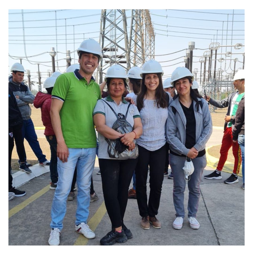 SomosMinkai's tweet photo. 👉En el marco de una agenda con
visitas a diferentes empresas aledañas a las
comunidades rurales donde trabajamos, visitamos
#TRANSENER , con el foco puesto en que los/as
becados/as conozcan los diferentes roles y puestos
que las personas tienen en la empresa.
#minkai https://t.co/eqVPxMxezk