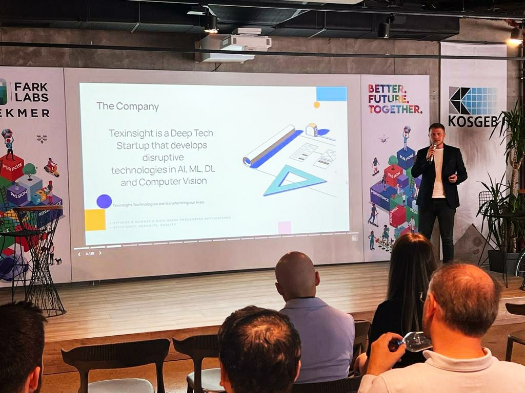texinsight's tweet photo. Today we're at the Kick-off day of City Raptor competition held by Fark Labs and BGI - Building Global Innovators. 

Our two-factor authentication key for mobility #newky is on stage now😉🔑🚀 https://t.co/rvFCMd0ebK