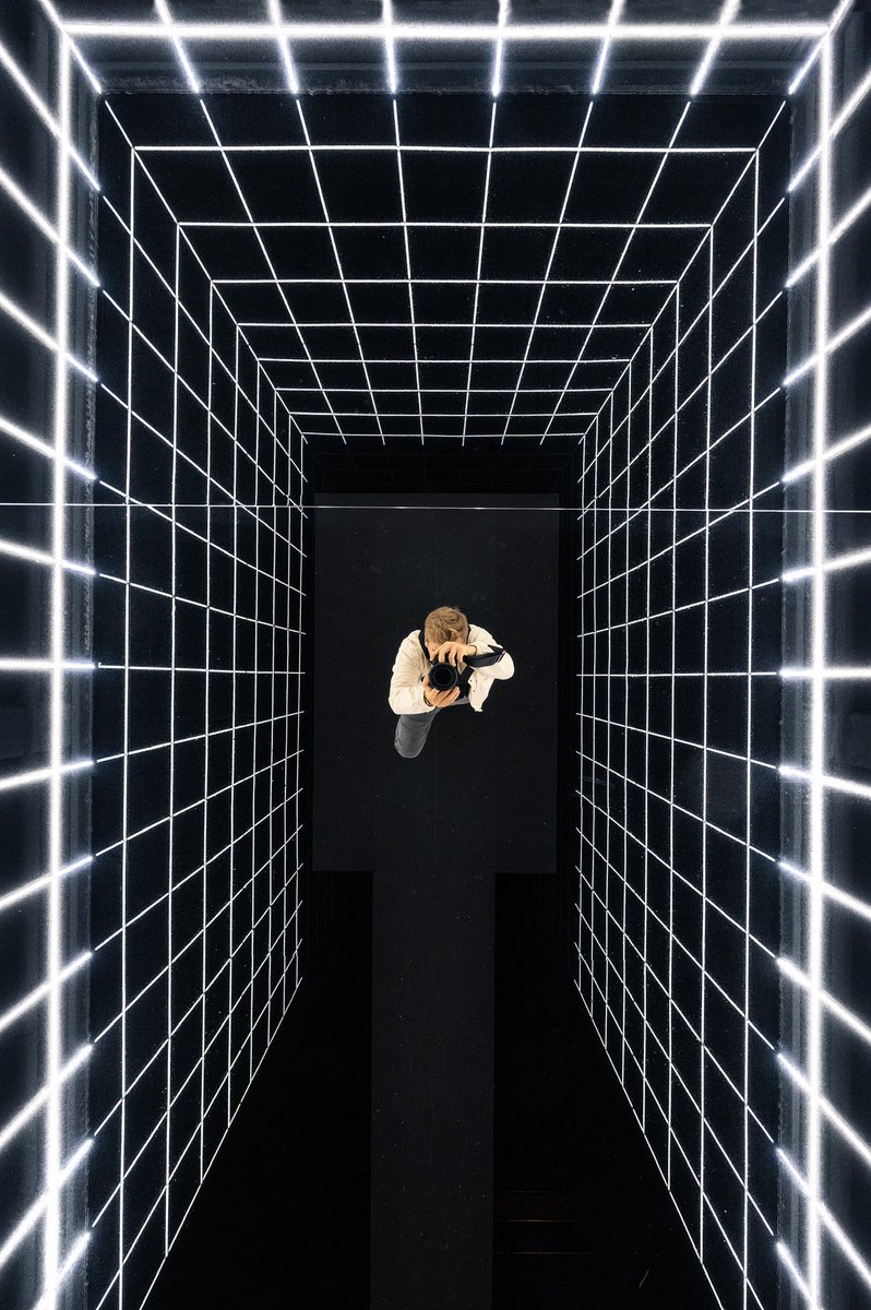 PhilipAchenbac1's tweet photo. When art meets athleticism 🤸‍♀️
#photography #sports #athleticism #gymnastics #architecture #art #nft #urban #symmetry #sportsphotography #art https://t.co/zxl464pdzt