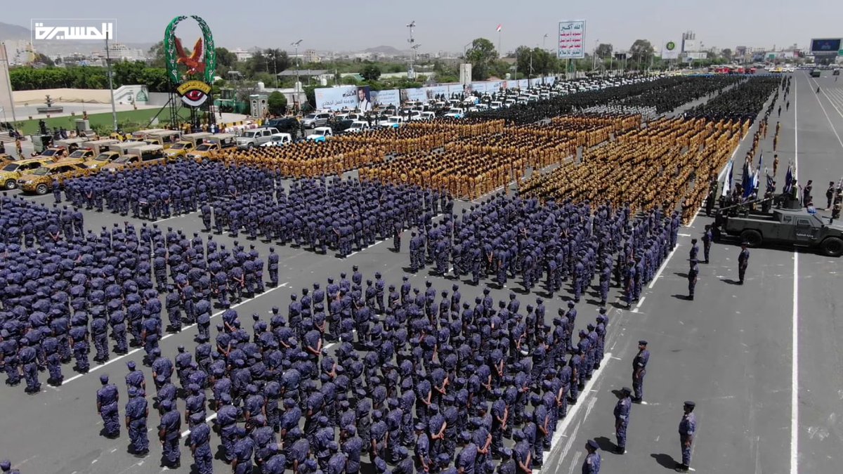 mohammed1qah's tweet photo. العرض العسكري المهيب لقوات الامن العام  والنجده والمنشأت والامن المركزي التابع لوزارة الداخليه https://t.co/1HA7Qrs9Z9 https://t.co/d4AJgWQwkc