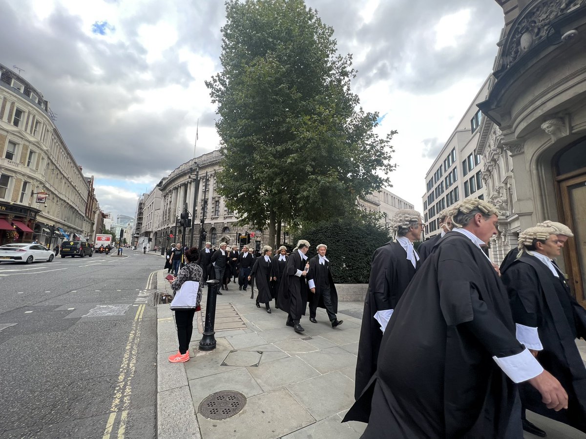 In mourning <a href="/TheCriminalBar/">The CBA</a> from the Old Bailey to Grays Inn 

“We mark with sorrow and dedication to justice the change of Queen’s Counsel to King’s Counsel.”