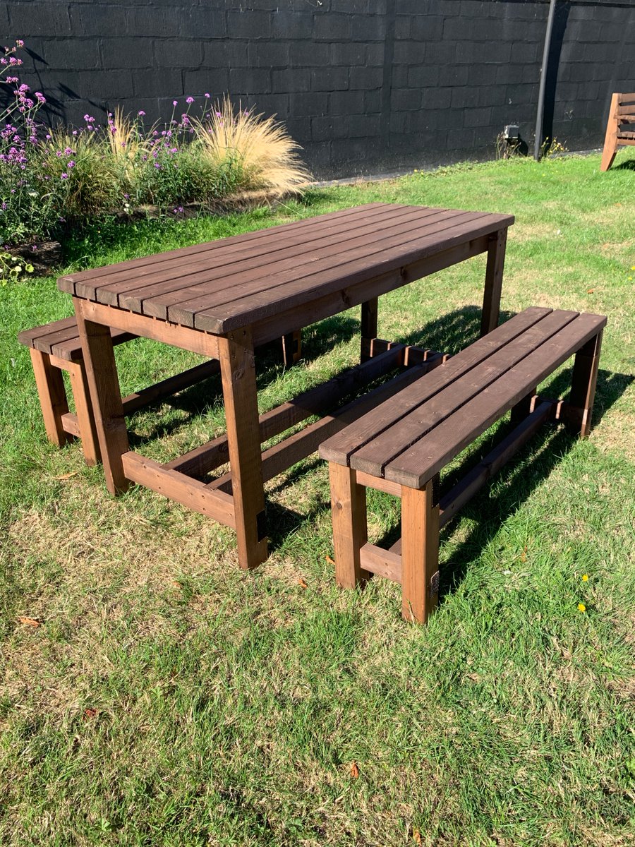 FentonTimber's tweet photo. Add Rustic Charm to any Occasion. Contact us now for more information on 01487 849901.
#autumnwedding #pub #september #picnicbench #picnicwedding #autumn #rusticdecor #rusticcharm https://t.co/GiAkOdaTPu