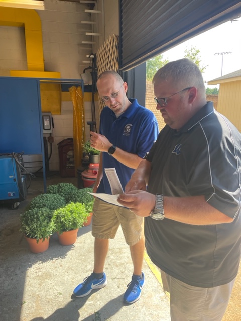 CTE_HuntHS's tweet photo. Our FFA's annual mum sale! Funds help support our Ag students &amp; FFA. Huge thanks to our FFA members @HuntFFA for doing a great job selling mums. We also appreciate our community's support! Shout out to Mr. Dudley and Mr. Emerson! @CTEforNC @WilsonSchoolsNC @NCFFA https://t.co/z4yaOfHgWH
