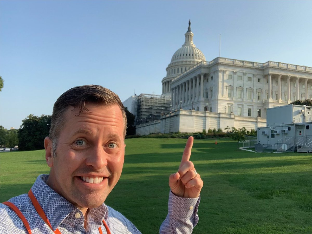 Orange-blooded @McFarrenGary is BACK in Washington, D.C. to talk about the issues that matter most to him in the Midwest with his elected officials! #ApronsOnTheHill 📢