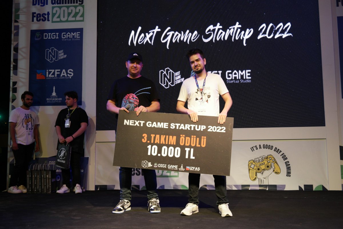 NextGameStartup's tweet photo. Yarışmanın sonucunda: @cressusgames  birincilik,
Sky Games ikincilik, Qubitrate Studio üçüncülük ödülüne sahip oldu.

Üniversite Oyun Kulüpleri özel ödülüne ise Team Pay Attention ekibi sahip oldu! https://t.co/aLqHpfp4Bx