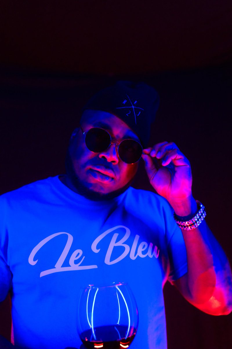 "If people like you they will listen to you, but if they trust you, they’ll do business with you." 
- Zig Ziglar
.
Rocswell Radio app available now in both app stores
Click link app.rocswellradio.com 
.
DJ Rocswell - Delightful
.music.rocswellradio.com/delightful
📸 <a href="/sozedidit/">Soze</a>