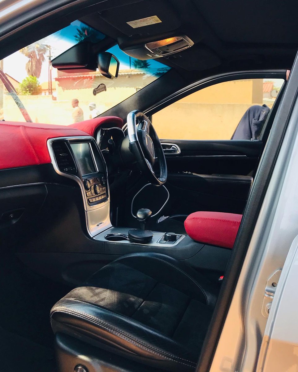 Jeep SRT dashboard