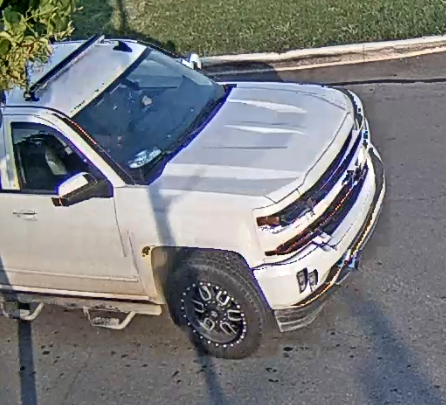 Hilliard_Police's tweet photo. UPDATE: Do you recognize this truck? It has a distinct light bar on top, as well as lights on the tailgate, and a toolbox. Please call police with information. https://t.co/yfBRMEaKB8