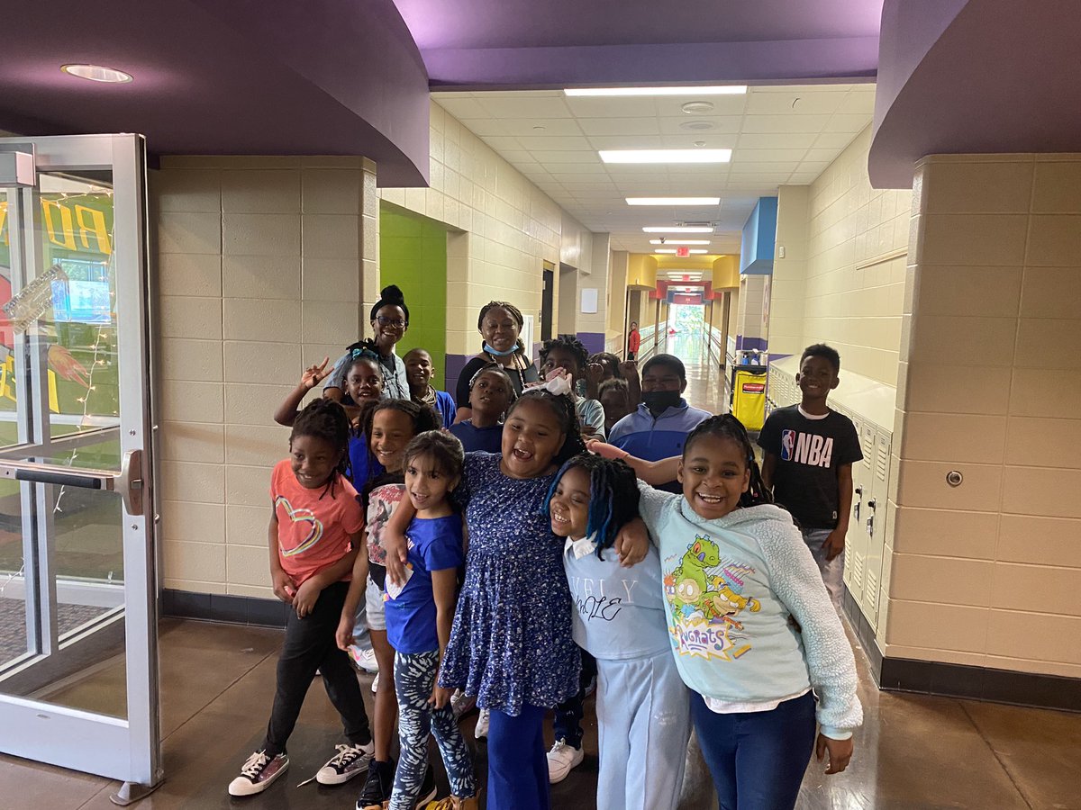 WestEndAcadBham's tweet photo. @WestEndAcadBham we welcome Dr. Milner from UAB Radiology Department @uabmedicine as our 2nd Page Pal Volunteer! She is ready to encourage our scholars to READ! #weaROCKETS @BhamCitySchools @cityofbhamal @DrMarkSullivan @ChandraBlackmo8 @prwill1052 @DawsonJermaine1 @drmysavage https://t.co/123m1i0YI3