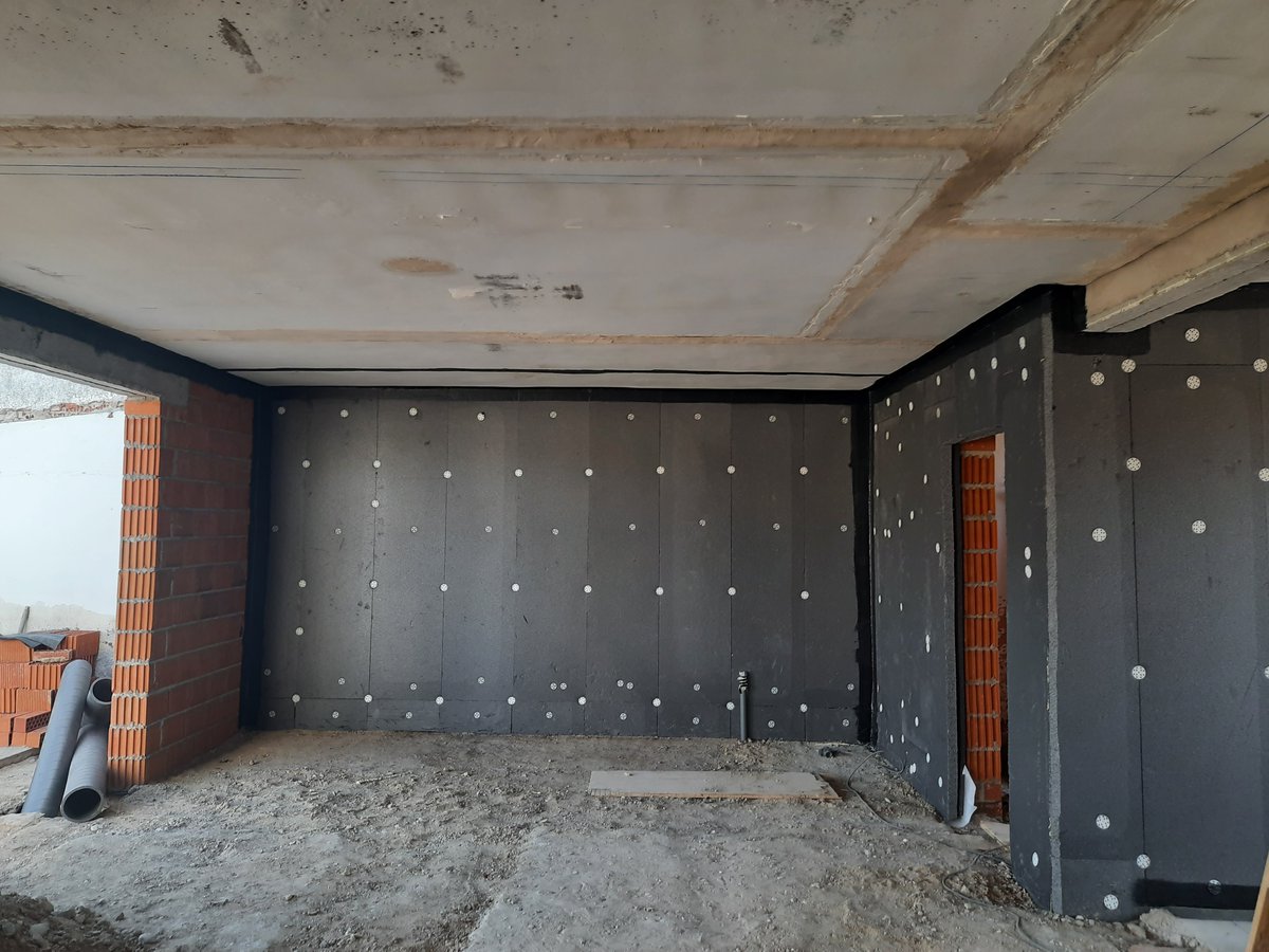 🏗 Un edificio de los años 80 con mejores prestaciones energéticas que uno de nueva construcción, es posible gracias al proyecto de rehabilitación Casa 80+ Enerphit-Passivhaus, en Gerindote (Toledo) 
  
🖥Más detalles de este proyecto, en nuestra web: bit.ly/3xoqbXS