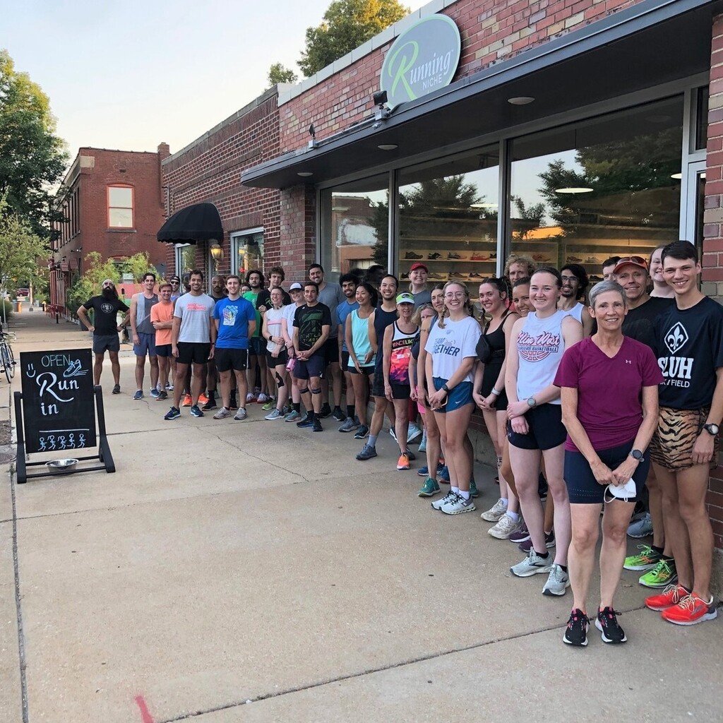 RunningNiche's tweet photo. Nice run last night! Thanks to @urbanchestnut for the comp beers. See you next wednesday for a nice 3 miles. We're open 10-7 today, come get fitted. #fitexperts #runwalklocal #runningnicherunclub #realrunningshop #runningniche https://t.co/Ks03ZhUgaU https://t.co/fxAN60J8a3 https://t.co/PrNVbqqHP6