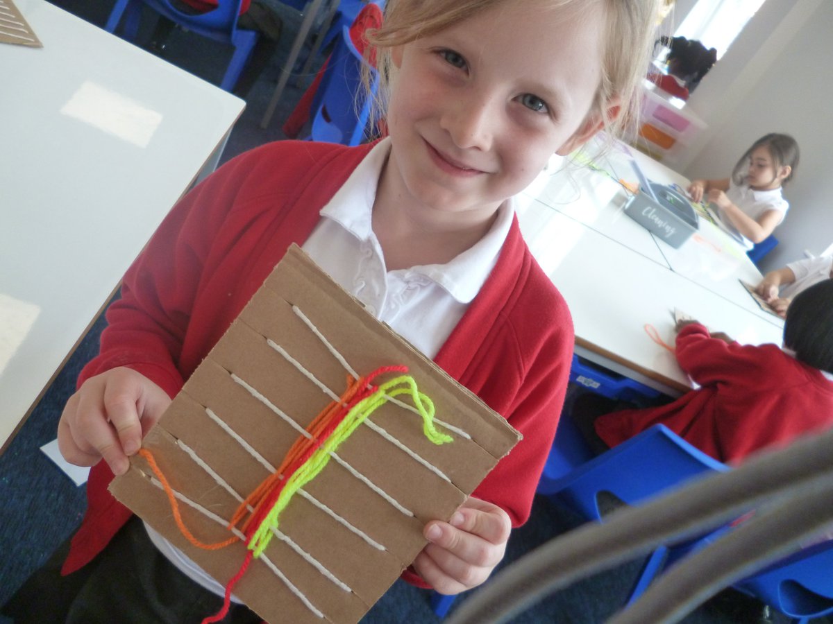 Class3_stmarys's tweet photo. In our Design and Technology lesson we used looms to weave wool. It was really tricky and took a lot of patience to do. Super resilience Class 3! 
Can we remember how the plague travelled to Eyam?
@stmarysderby @SRSCMAT https://t.co/7HNcmdpaFf