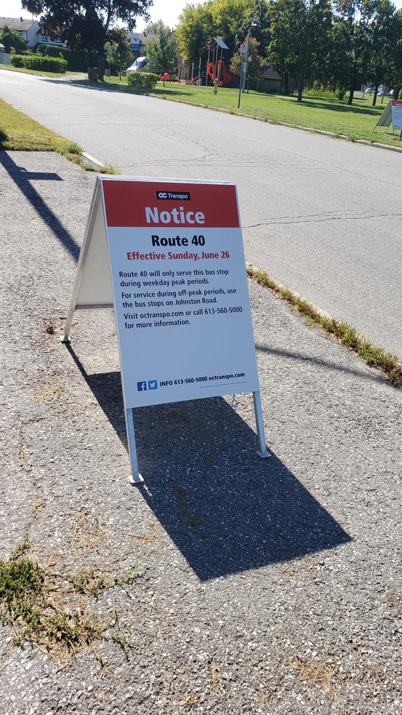 JohnRed1011's tweet image. In here on Tapiola Dr in front of the Greenboro Plaza someone with mobility issues will have some issues getting to Johnston Rd #otttransitchallenge2022