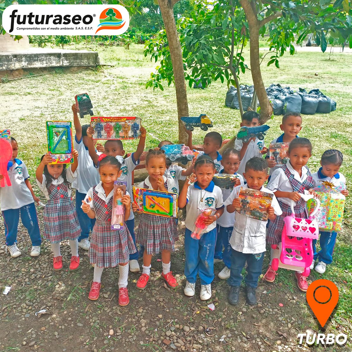 ✅ Futuraseo S.A.S. E.S.P. y su equipo de Responsabilidad Social Empresarial visitaron la Institución Educativa Coldesa del Distrito de Turbo, con el fin de realizar una jornada de educación ambiental ♻️ y limpieza en áreas verdes del centro educativo 🏫