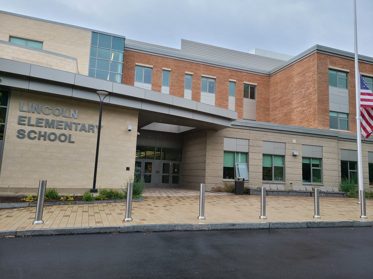 Check out these beautiful #concretemasonry corbels on the Lincoln Elementary School in Springfield, MA. Designed by <a href="/DiNiscoDesign/">DiNisco Design</a>  with masonry by Fernandes Masonry