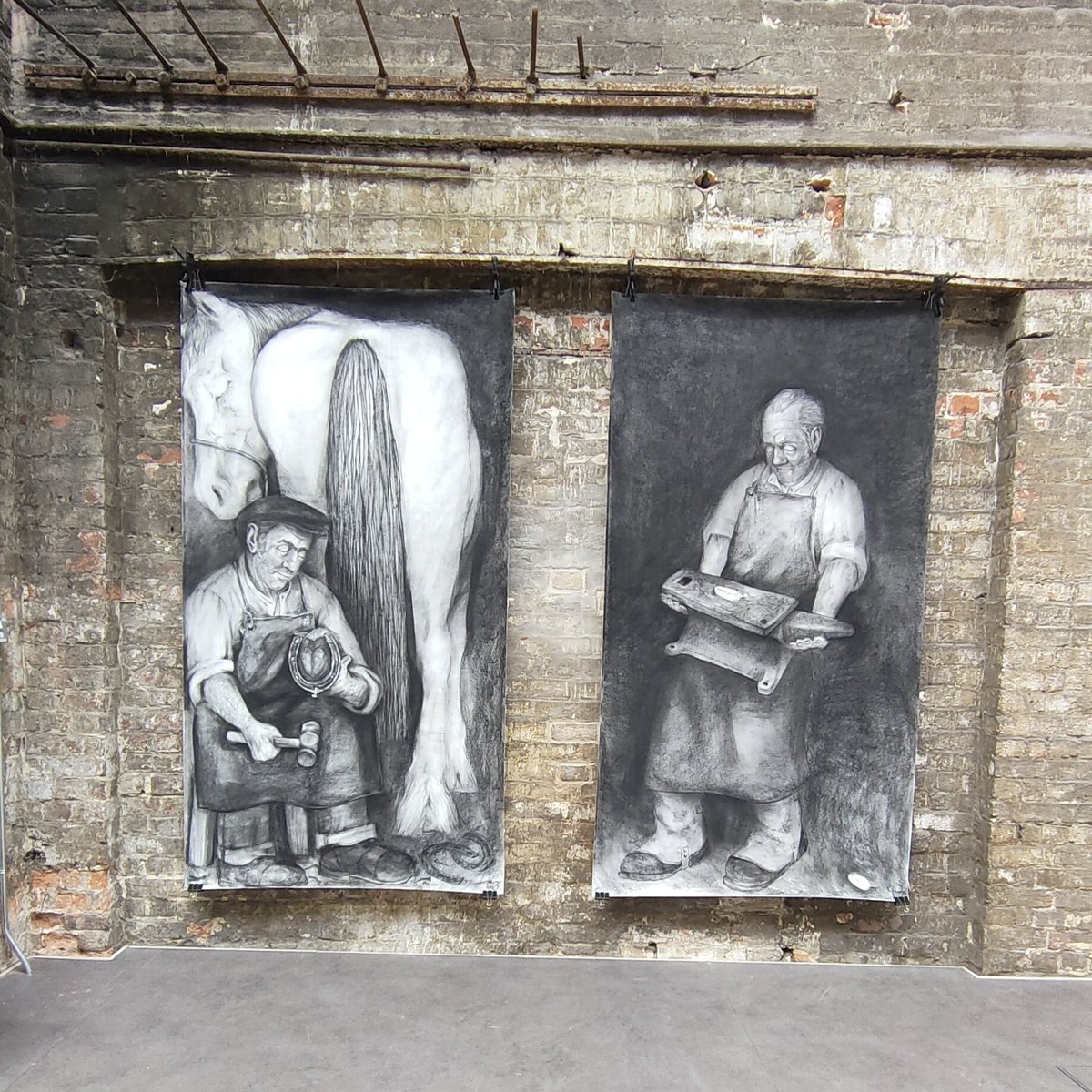 petecodling's tweet photo. Six@theWarehouse - 
Treadgolds - Bishop Street
16th -17th Sept 10-7pm.
Group exhibition of six local artists responding to this beautiful 200yr old iron monger's, farrier's and blacksmith's in the heart of Portsmouth.
Private view this evening Thur 15th 5-8pm. https://t.co/Uw8EbQjUaE