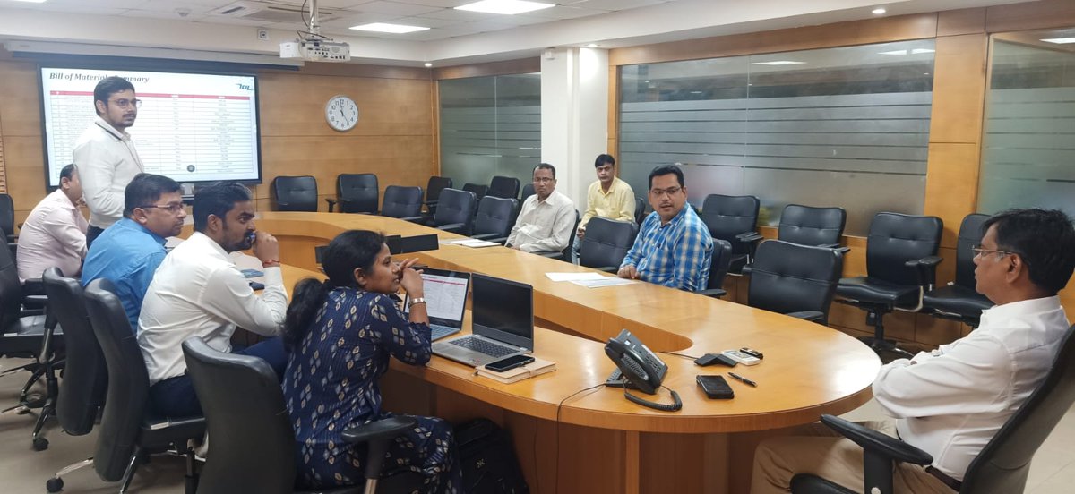 BSCL_BBSR's tweet photo. Managing Director, BSCL is reviewing the progress of installation of another 350 cameras in 89 locations of the city. Now Bhubaneswar Smart City will cover more locations under the City Surveillance System.#Citizensecurity #Reductionofcrime #Smart_Monitoring https://t.co/bzruYdTLqV