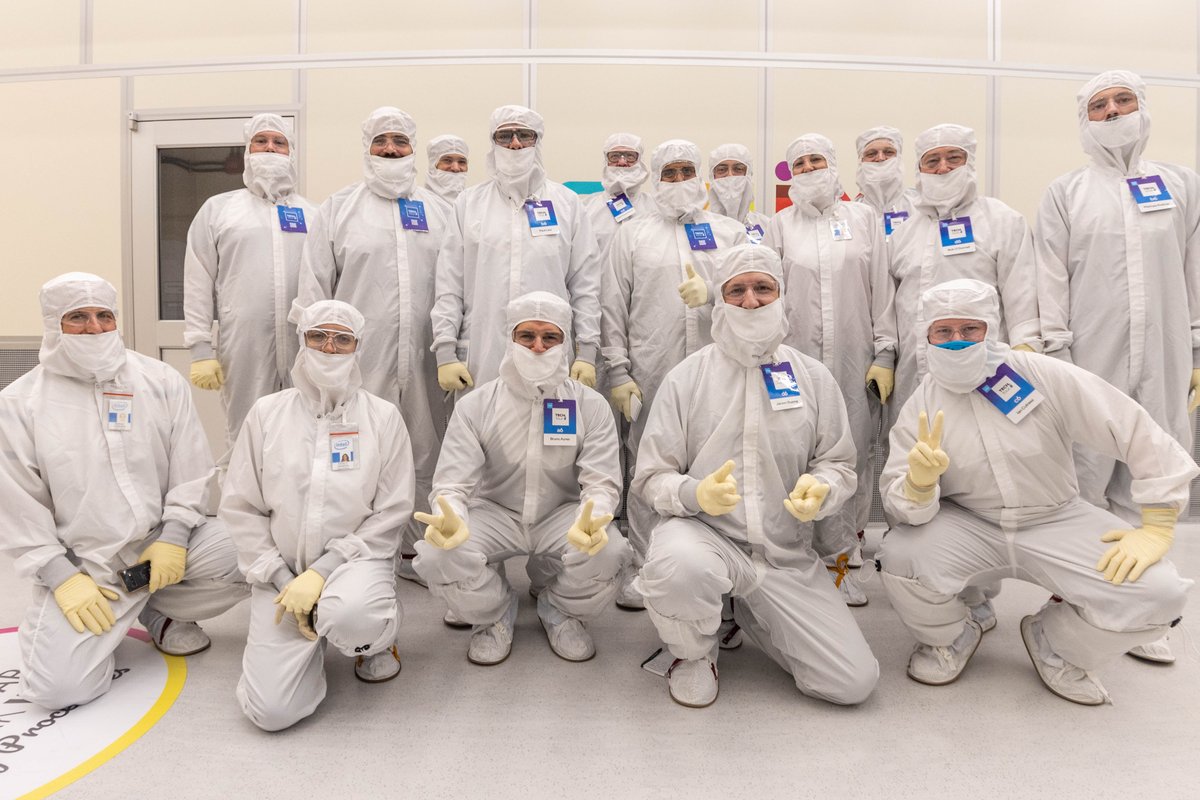 intelnews's tweet photo. Did you have a fab time touring Fab 28 in Kiryat Gat, Israel? What was your favorite part?
@bobodtech
@IanCutress
@martintumay
@showmetechbru
@jacsonboeing
@paul_larag
@antonyleather
@RidleyJG
#IntelTechTour https://t.co/TfK7sJDvvy