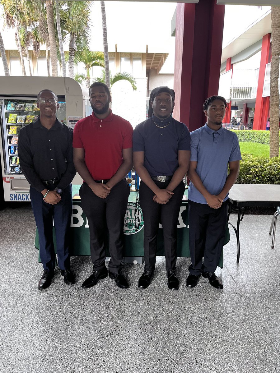 Lavish Wednesdays is an opportunity for the Lavish brothers of Progressive Black Men Inc. to interact and discuss our upcoming events with the student body. Catch us on the breezeway every Wednesday from 10am - 2pm 🔋⚡️

#LLTLC
#CKES